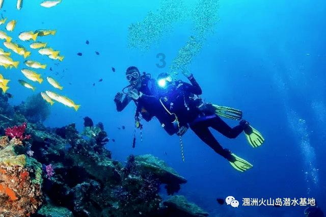 为什么中国女性很少做法式指甲?